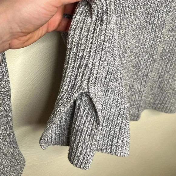 J. Crew Mercantile Heathered Gray V Neck Sweater Size M - Picture 6 of 7